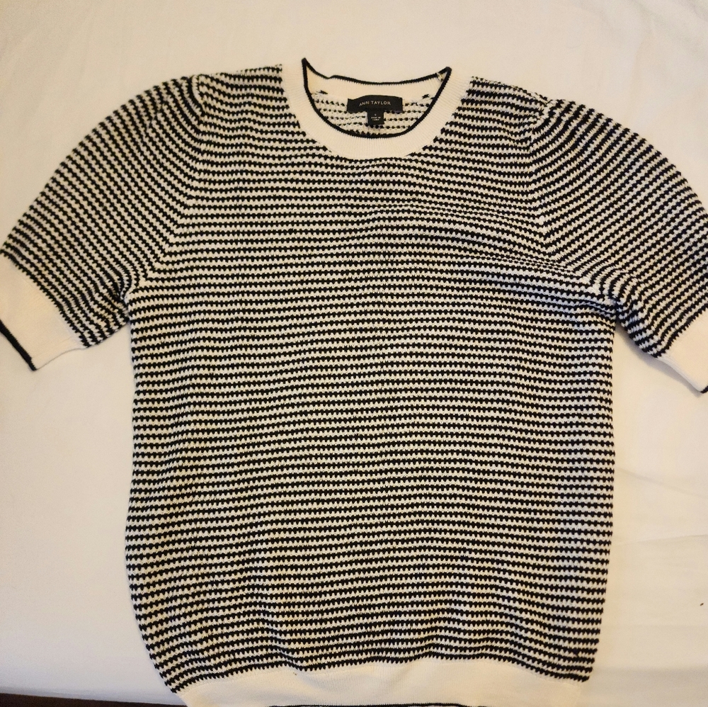 Ann Taylor crew neck cotton sweater - Size Large, NWOT